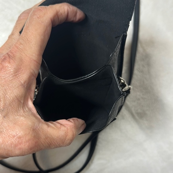 Stylish Black Crossbody Bag with Tassel Detail - Picture 9 of 9